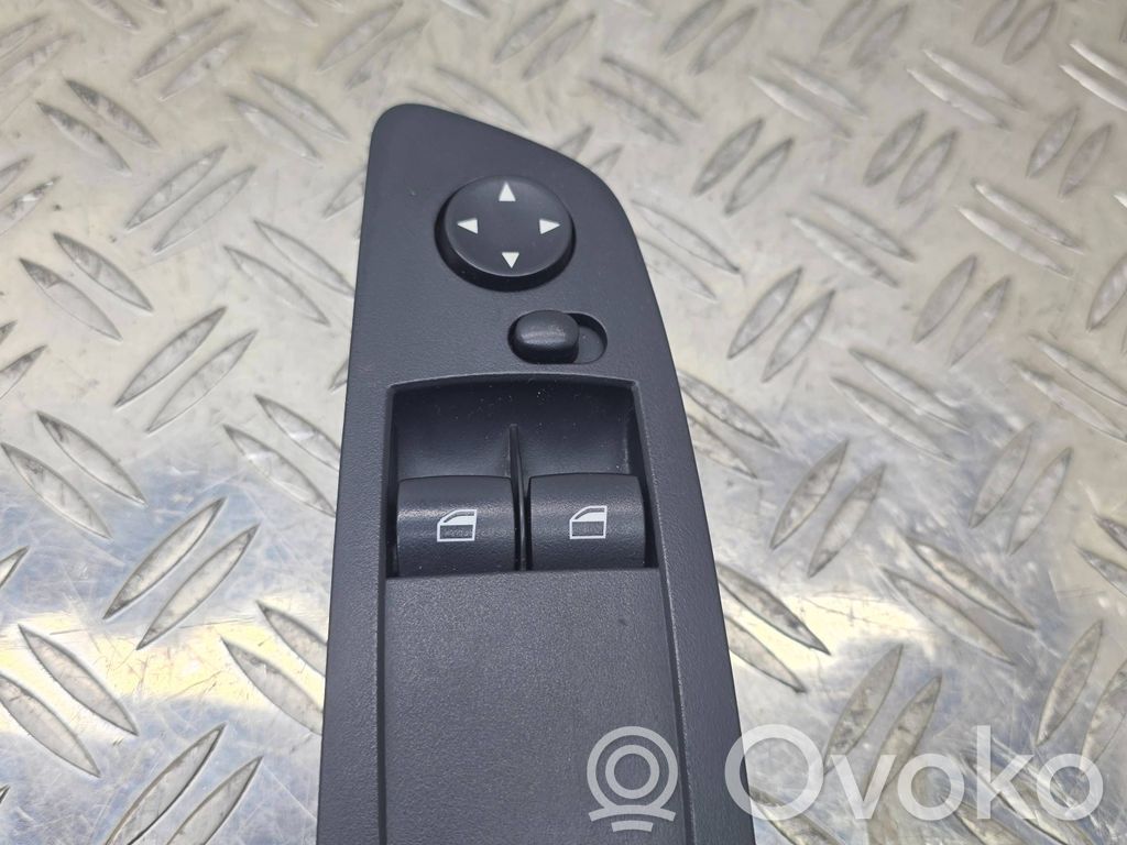 BMW 1 E81 E87 Electric window control switch 