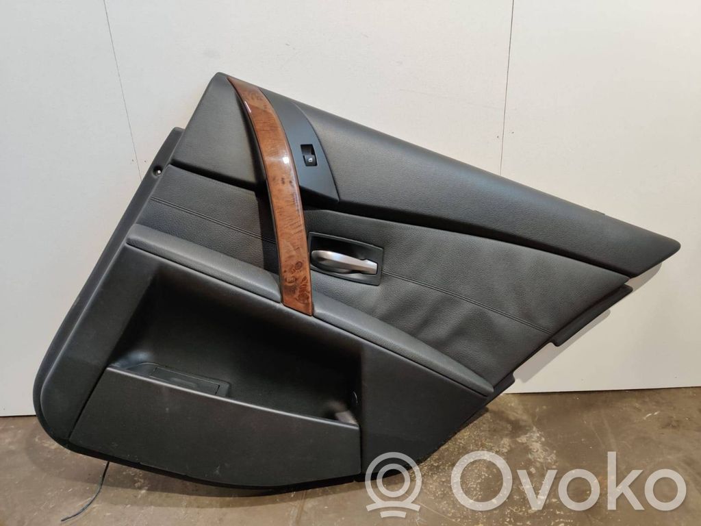 BMW 5 E60 E61 Apšuvums aizmugurējām durvīm 