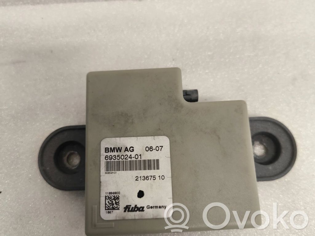 Pystyantennivahvistin   6935024,21367510