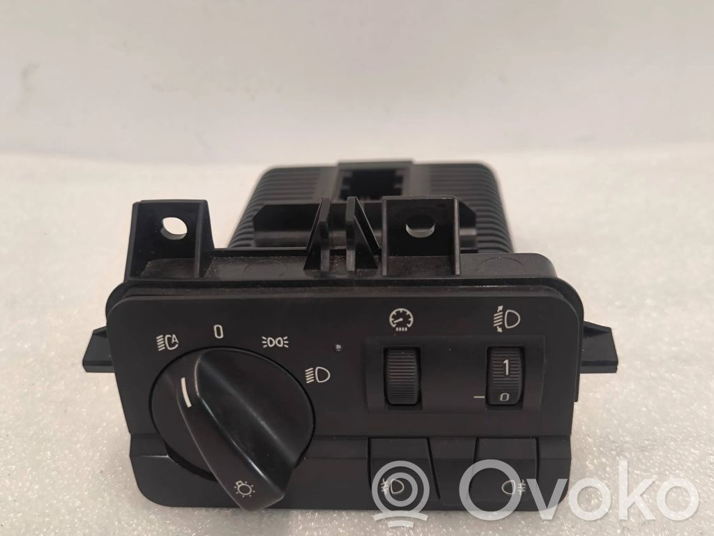 Light switch   6925078,532228821,0004355