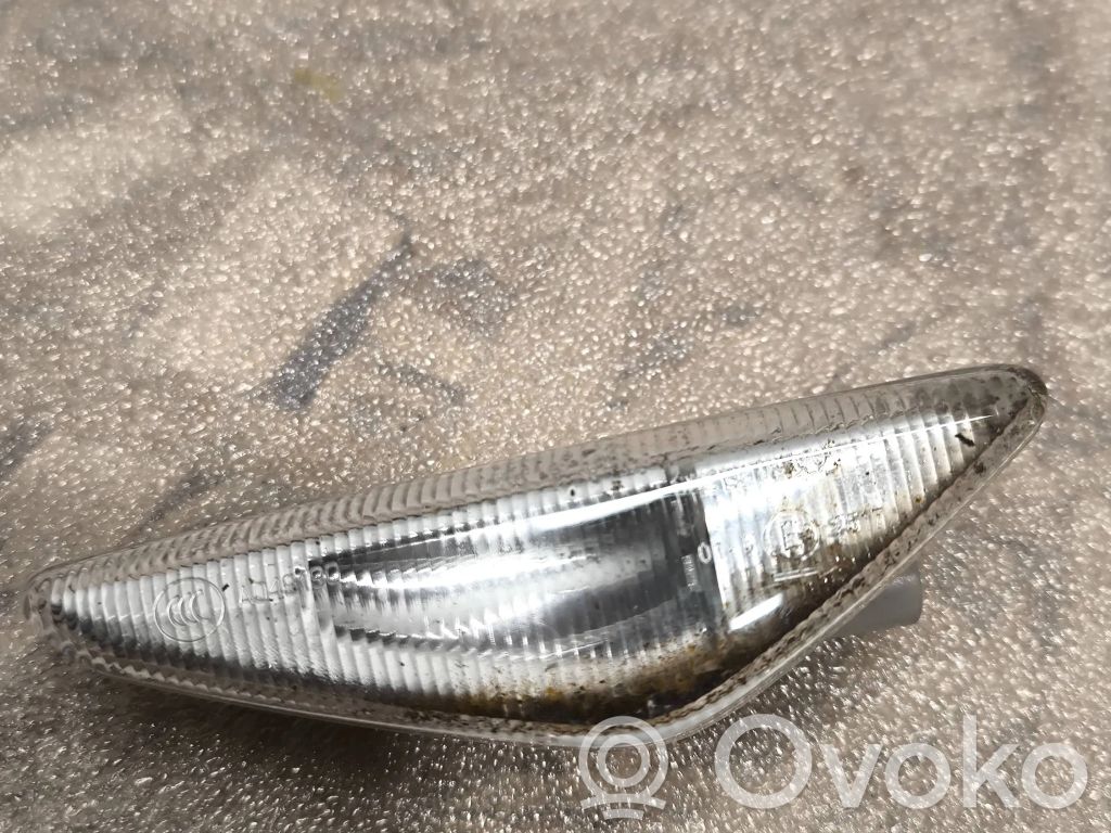 BMW X3 F25 Front fender indicator light 