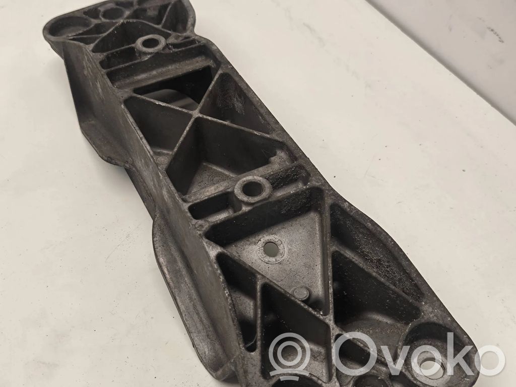 BMW 5 E60 E61 Gearbox mounting bracket 