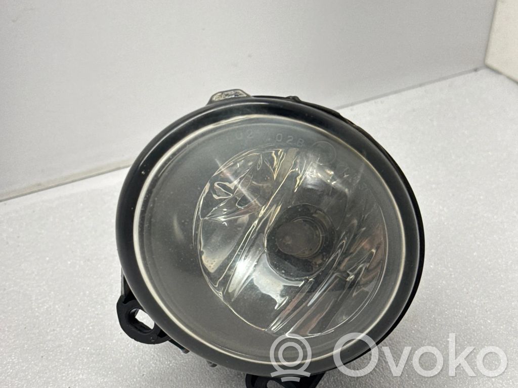 Luz de niebla delantera   6920885,13101610,010843011,0685995V,088355,1N0010843011,6317692088,63176920885,63316920885,E419835