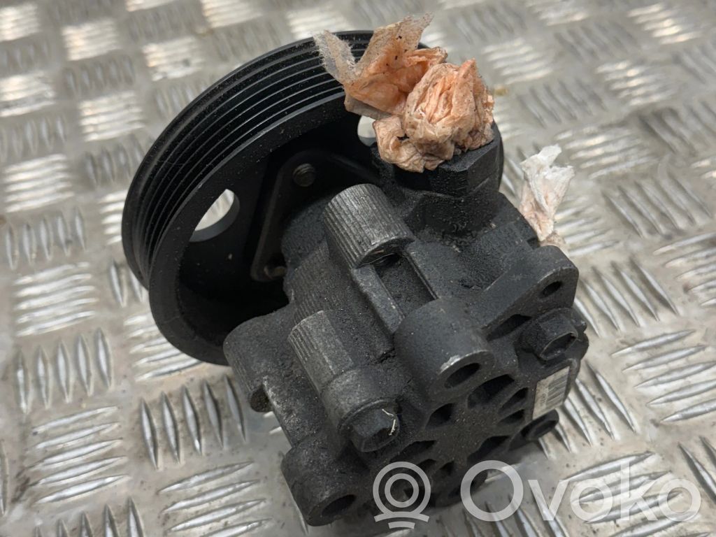 Jeep Cherokee IV KK Power steering pump 