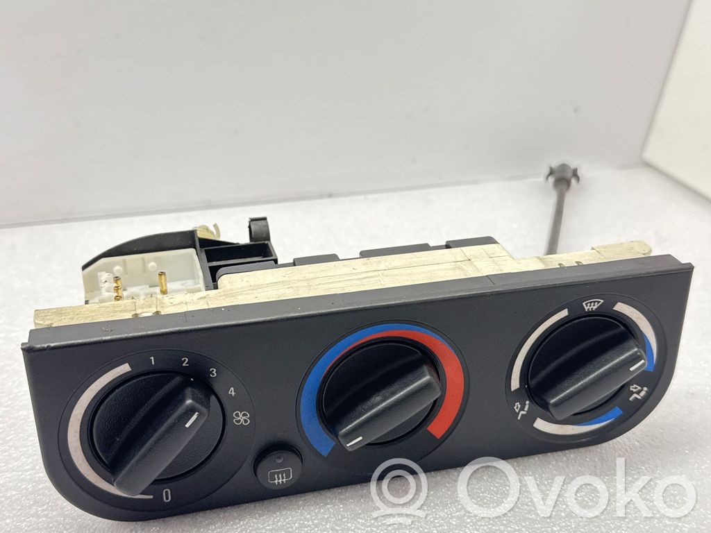 BMW 3 E36 Climate control unit 