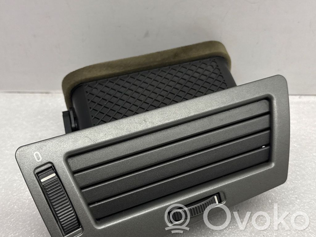 BMW 7 E65 E66 Šoninės oro grotelės 