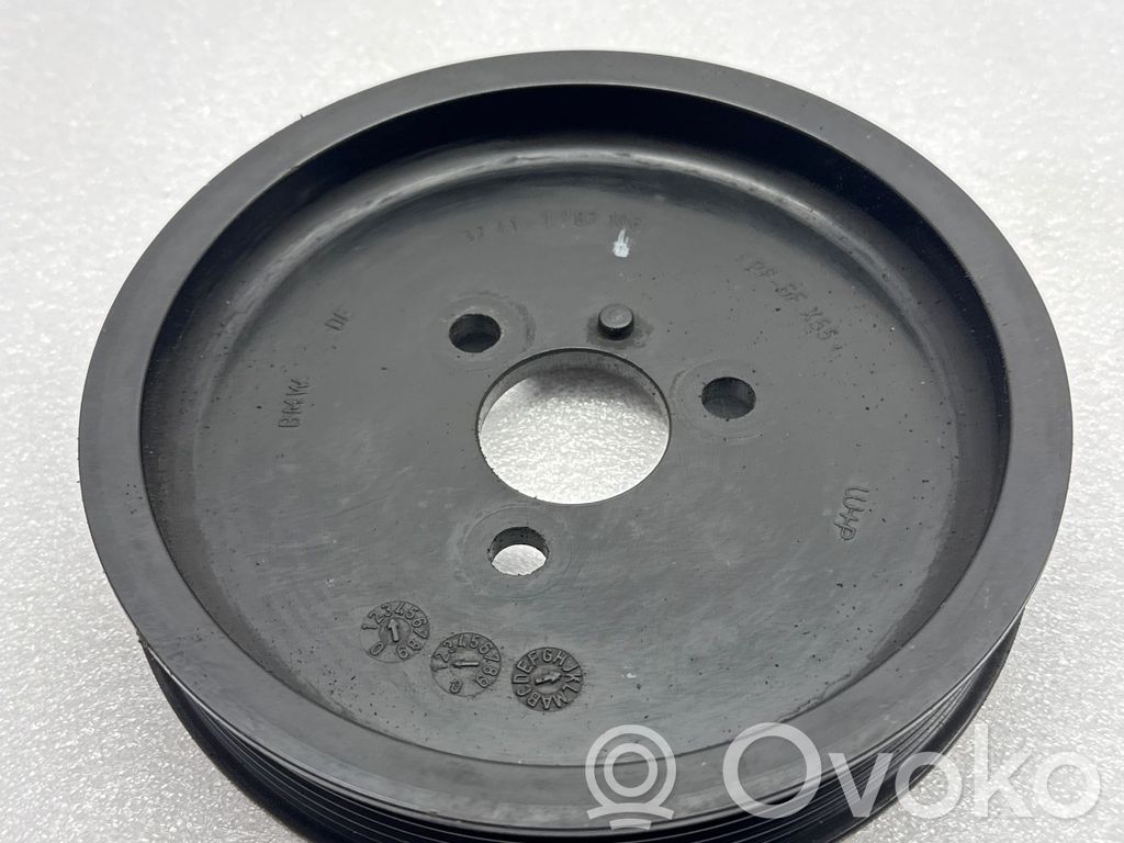 BMW 5 E60 E61 Vairo stiprintuvo siurblio skriemulys 