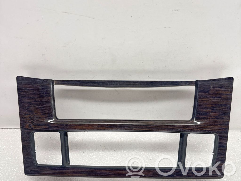 BMW 5 E60 E61 Dekoratyvinė apdailos juostelė 