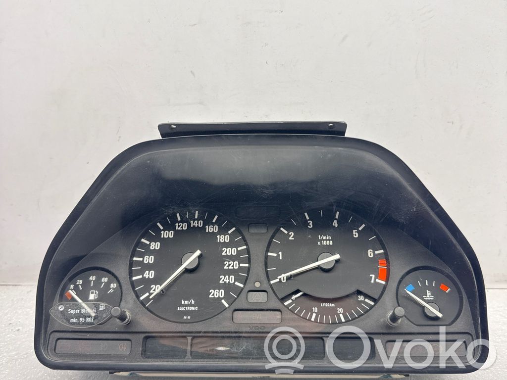 BMW 5 E34 Geschwindigkeitsmesser Cockpit 