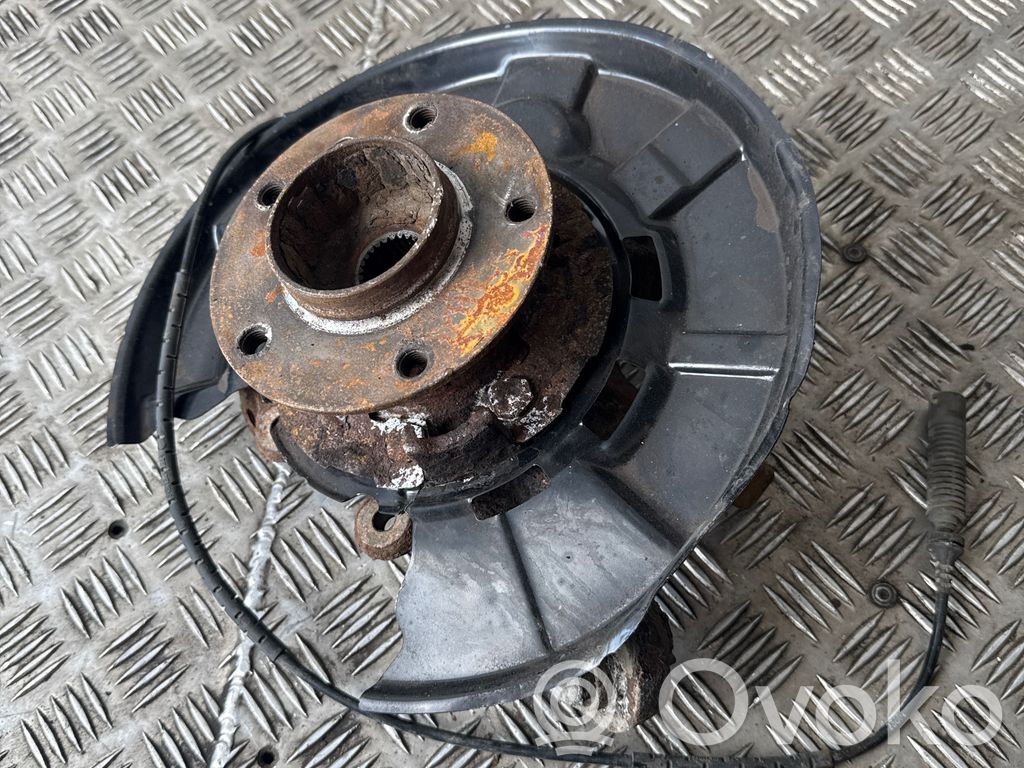 BMW 3 E90 E91 Aizmugurē riteņa rumbas vārpstas šarnīrs (stupica, capfa) 