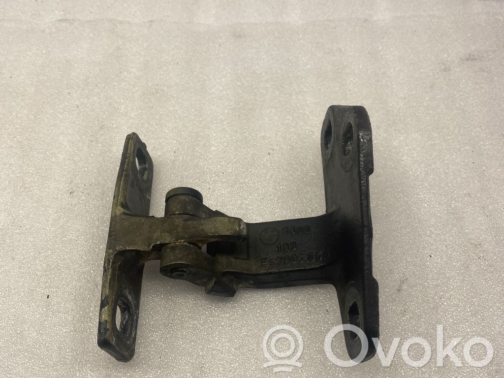 Tailgate hinge   ES790505