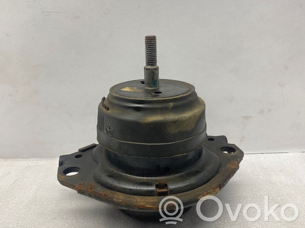 Jeep Grand Cherokee Engine mount bracket 