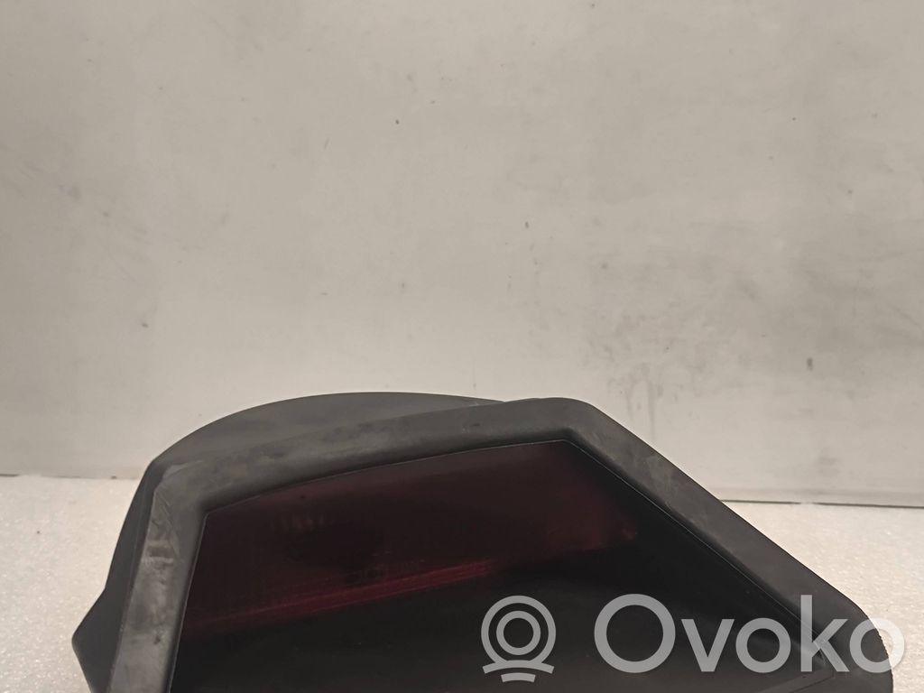 BMW 7 E38 Third/center stoplight 