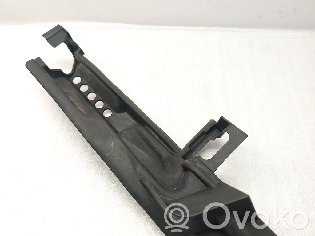 BMW 5 E60 E61 Muu moottoritilan osa 