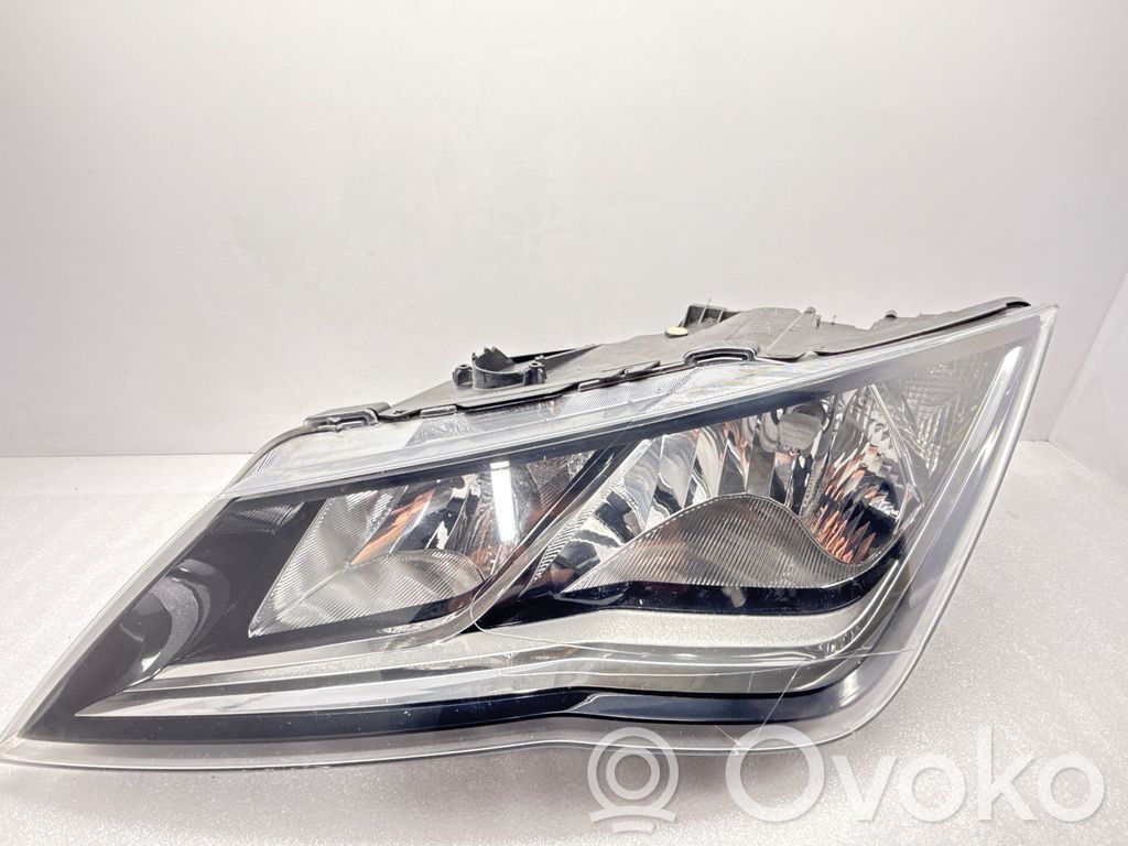 Seat Leon (5F) Phare frontale 