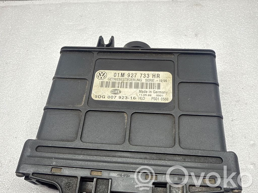 Volkswagen Golf III Sterownik / Moduł skrzyni biegów 