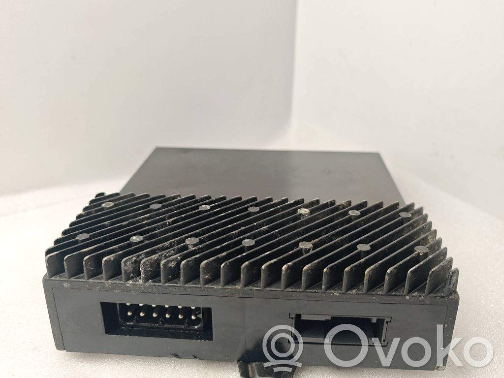 BMW 7 E38 Garso stiprintuvas 