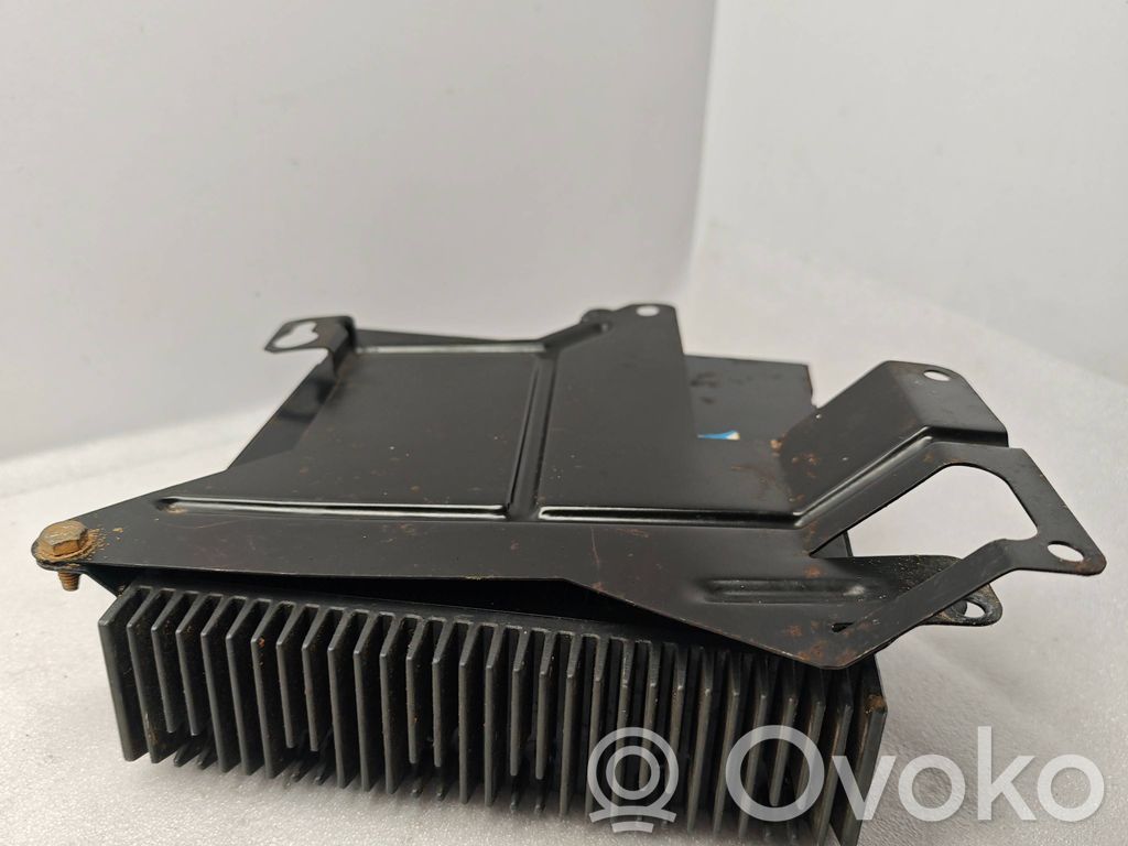 BMW 3 E36 Skaņas pastiprinātājs 