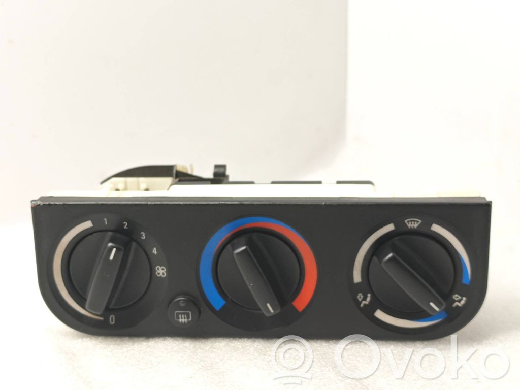 BMW 3 E36 Climate control unit 