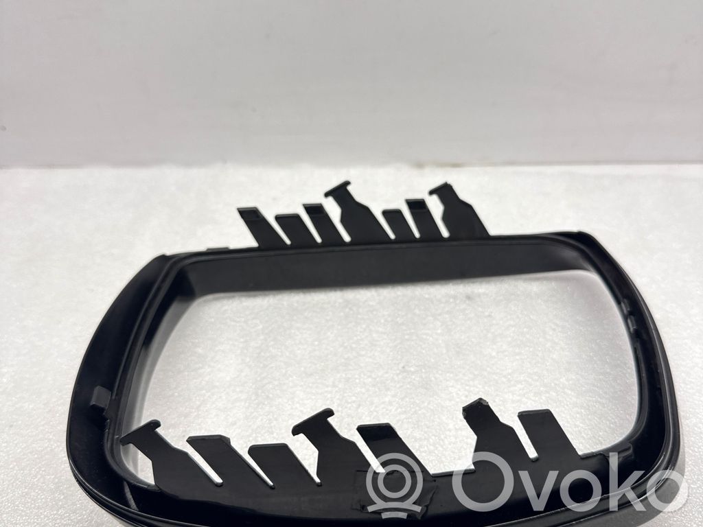 Element lusterka bocznego drzwi przednich   51167002320