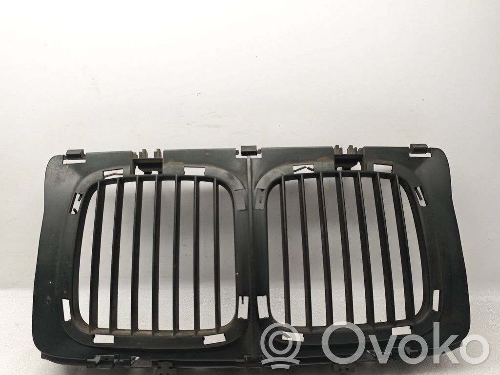BMW 5 E34 Griglia anteriore 
