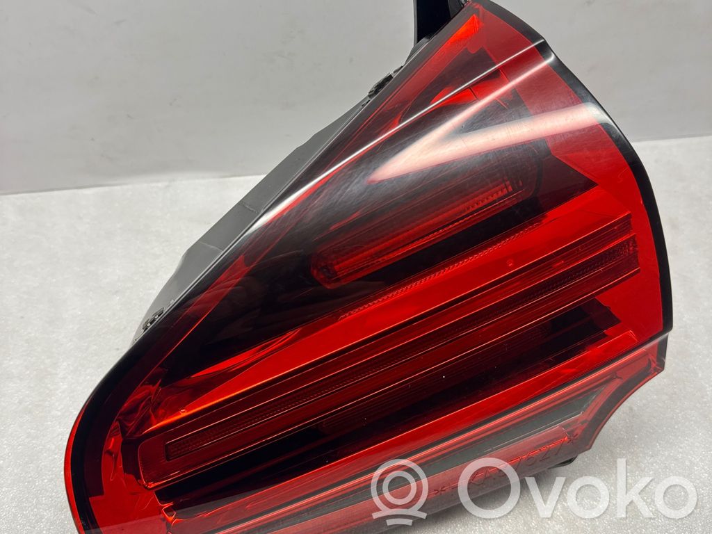 Lampy tylnej klapy bagażnika   7P5945308F,90053374,800033746982
