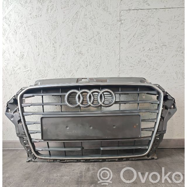 Audi A3 S3 8V Etupuskurin ylempi jäähdytinsäleikkö 