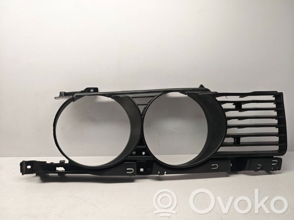 BMW 5 E34 Ajovalon valaisimen alalista 
