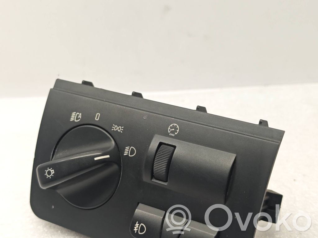 Light switch   6909775,003398,037045061