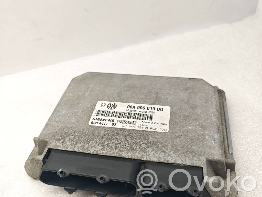 Engine control unit/module   06A906019BQ,5WP4441