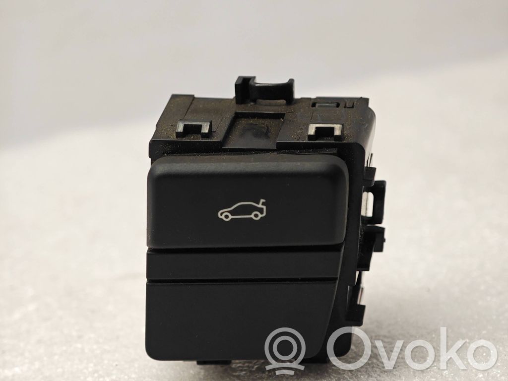 BMW 5 E60 E61 Tailgate opening switch 