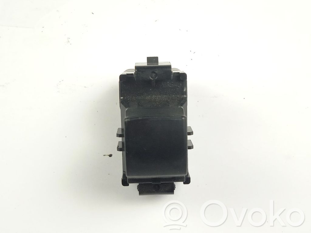 Electric window control switch   8608A320