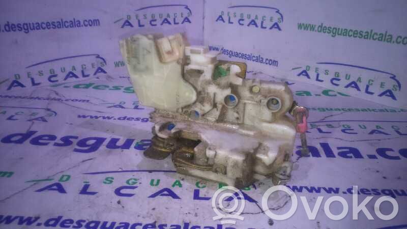 Nissan NP300 Serratura portiera posteriore 