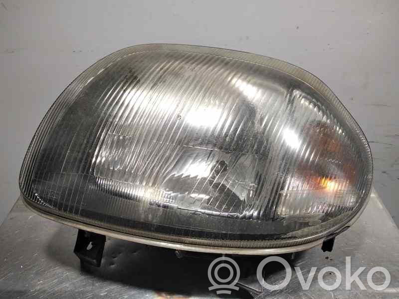 Renault Clio II Lampa przednia 