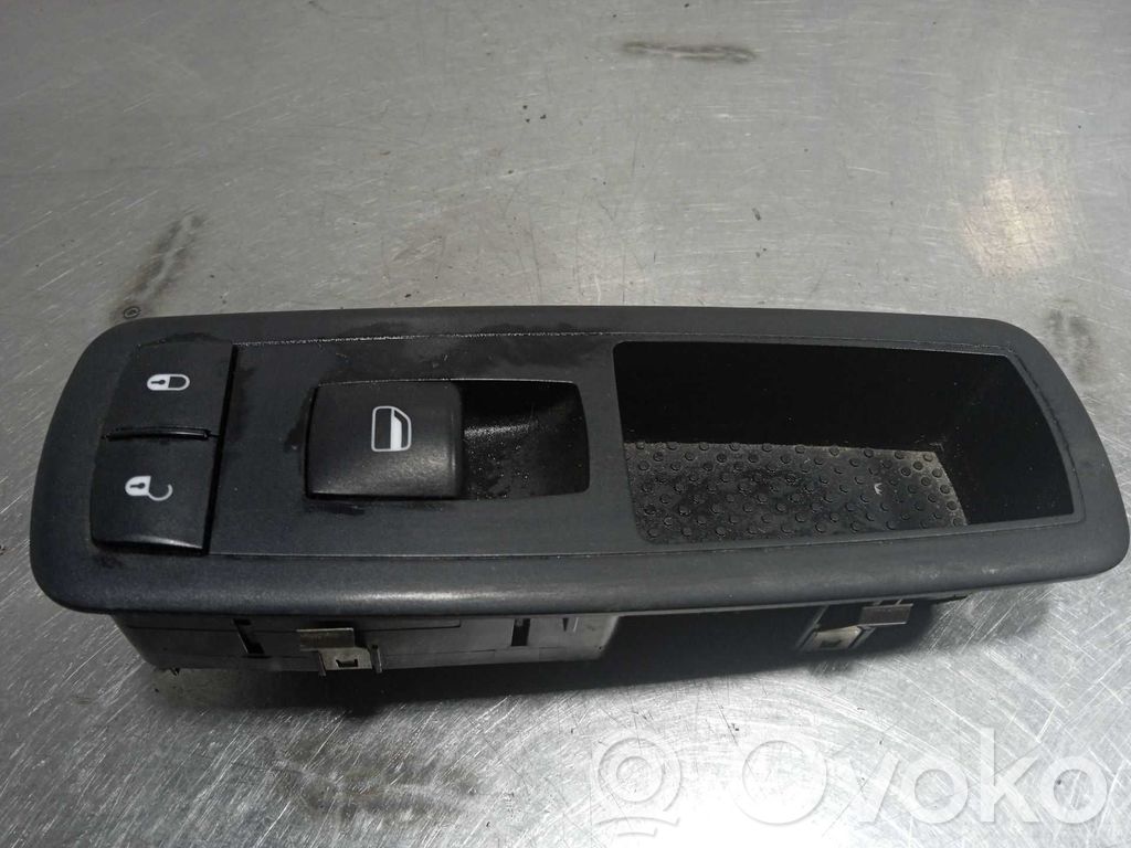 Interruptor del elevalunas eléctrico   68029178AA