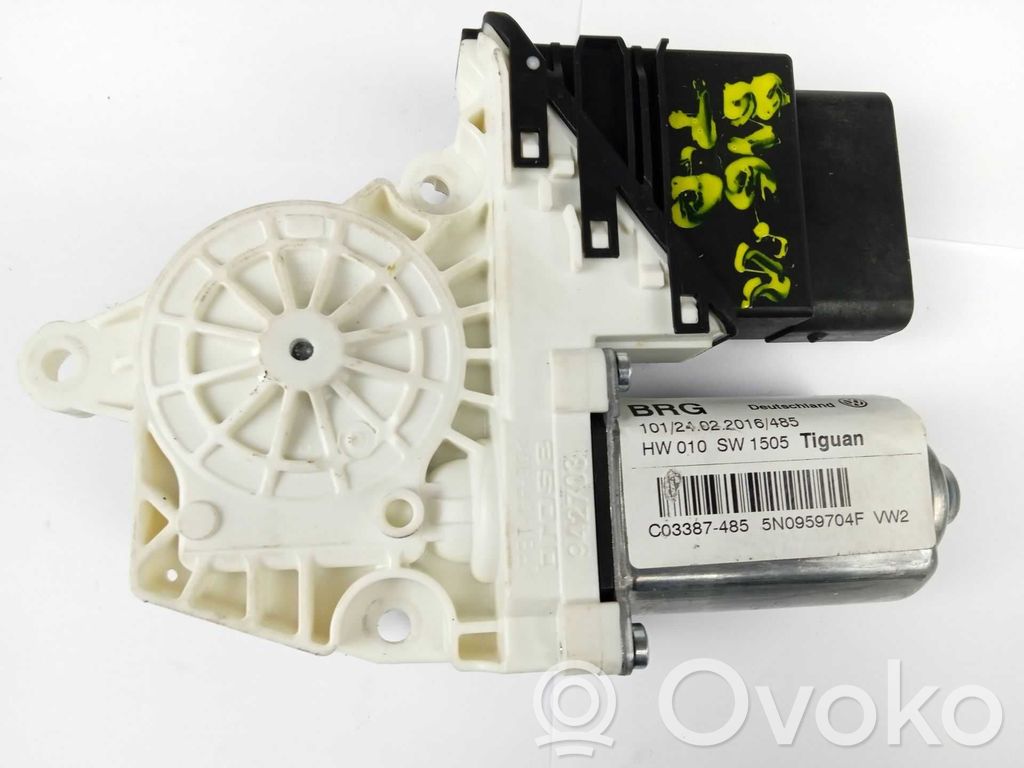 Volkswagen Tiguan Silniczek podnoszenia szyby drzwi tylnych 