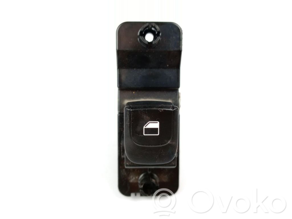 Electric window control switch   4D65251000,93590H8000WK