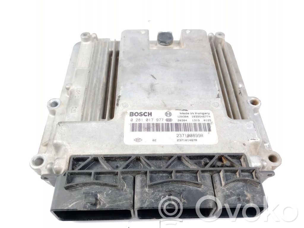 Unidad de control/módulo del motor   0281017977,237100899R