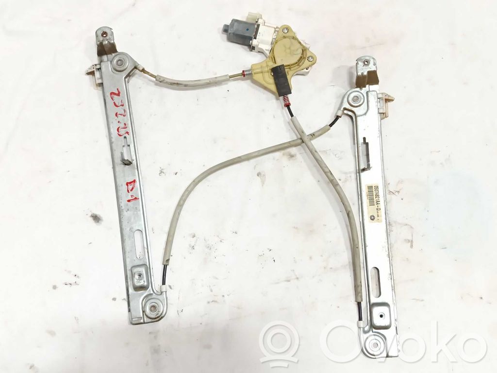 Regulador manual de la ventanilla delantera   05074821AA