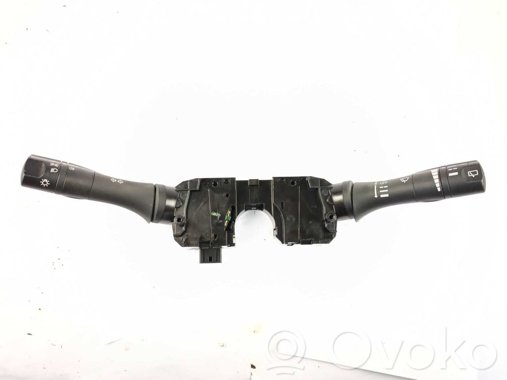 Nissan Note (E12) Interruptor de control multifunción 
