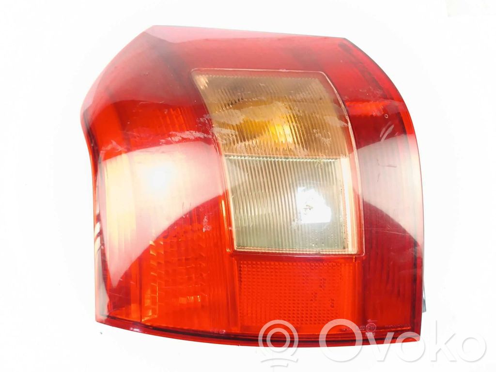 Toyota Corolla E120 E130 Lampă spate în caroserie