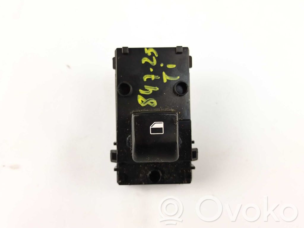 Electric window control switch   93590J7100