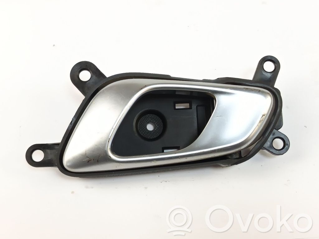 Manecilla interna puerta delantera   82613J7000