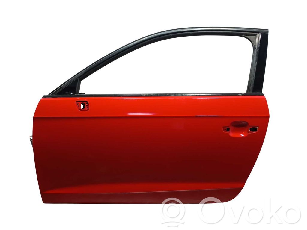 Puerta delantera   8V3831051B