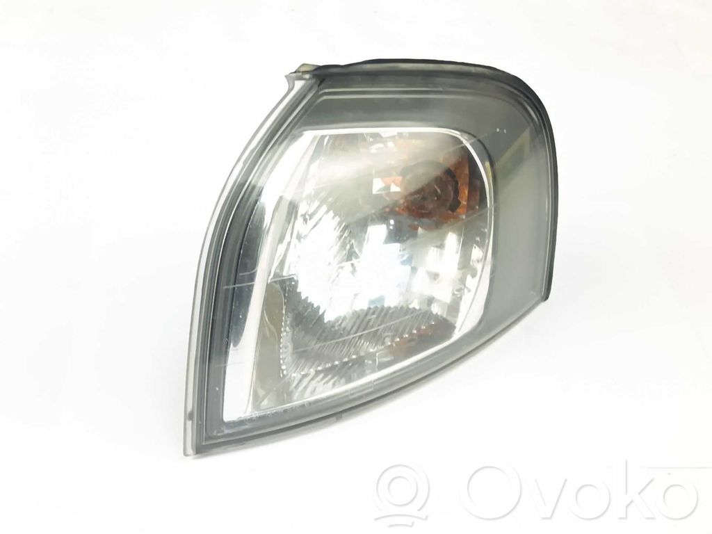 Front indicator light   88204392
