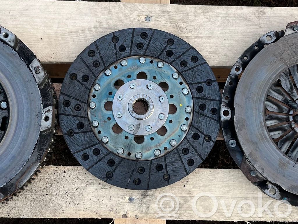 Kit d'embrayage   2320008000,2320008000,2320008000