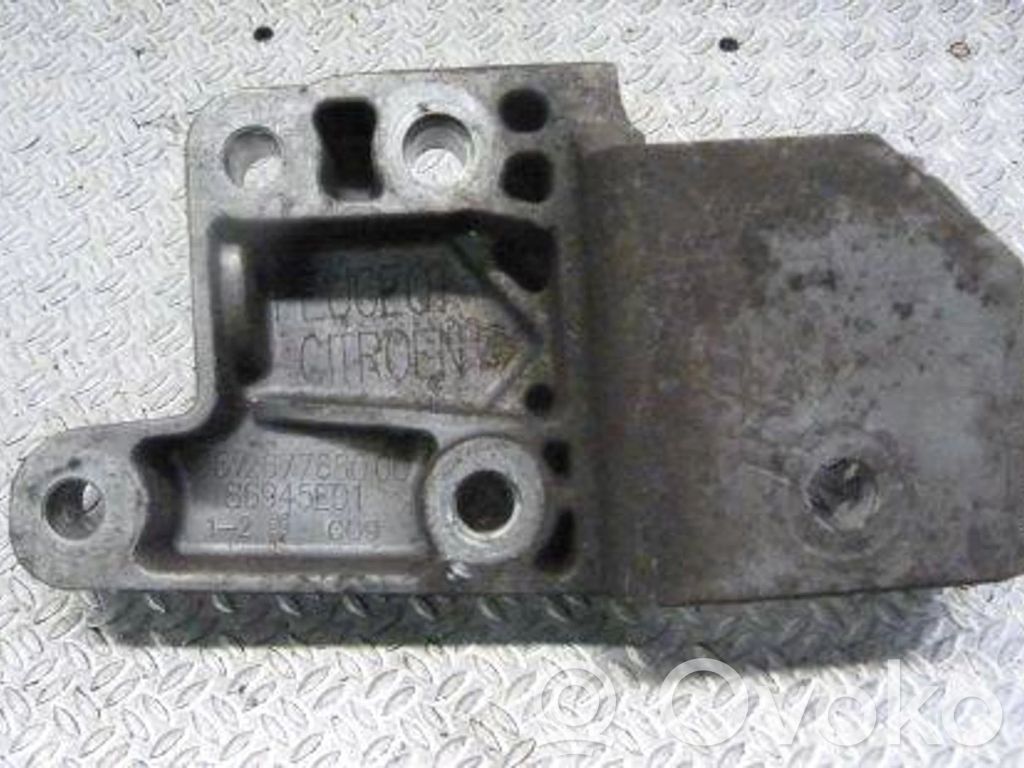 Citroen C5 Engine mounting bracket 