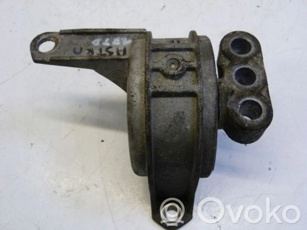 Engine mount bracket