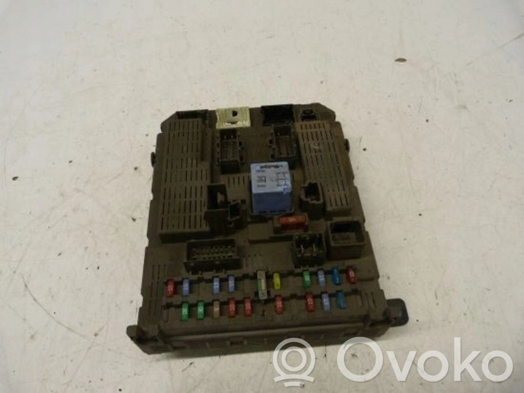 Citroen C5 Relay mounting block 