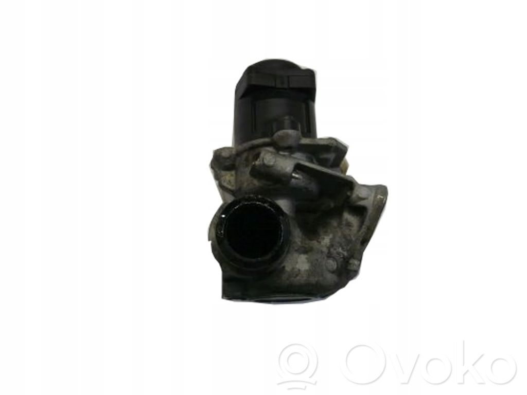 Mazda 3 I Oil filter mounting bracket 